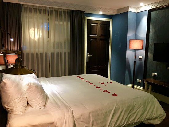 Deluxe double rooms with internal window and no view - Picture of O'Gallery  Premier Hotel & Spa, Hanoi - Tripadvisor